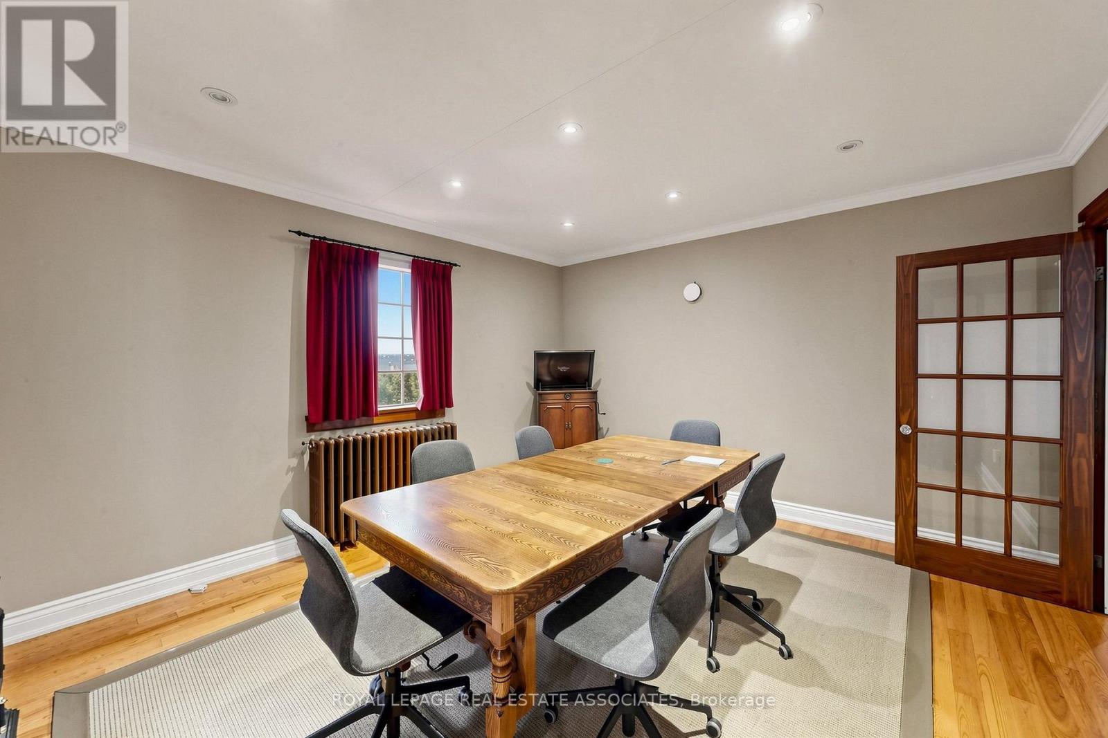 298 Lakeshore Road E, Mississauga, Ontario L5G 1H2 - Photo 9 - W13876388