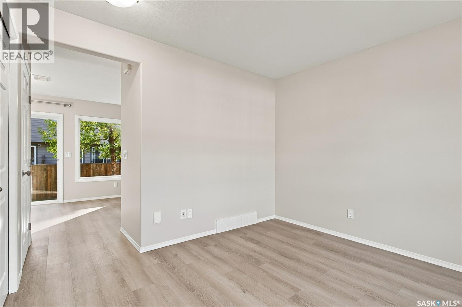 21 300 Maccormack Road, Martensville, Saskatchewan  S0K 0A2 - Photo 6 - SK050551
