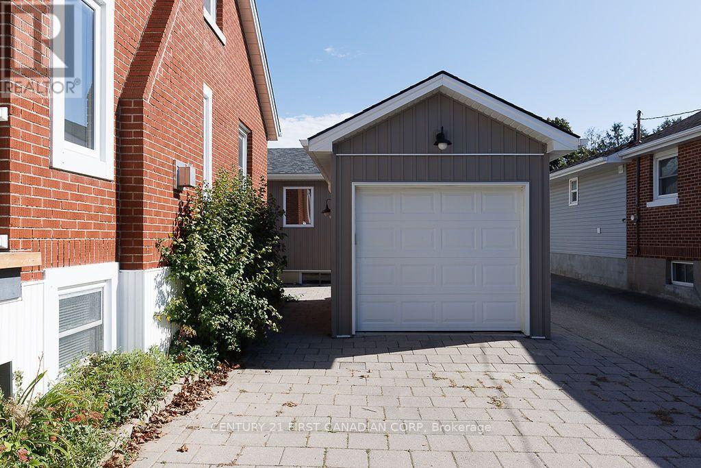 1010 Dearness Drive, London South, Ontario  N6E 1N7 - Photo 5 - X13876510