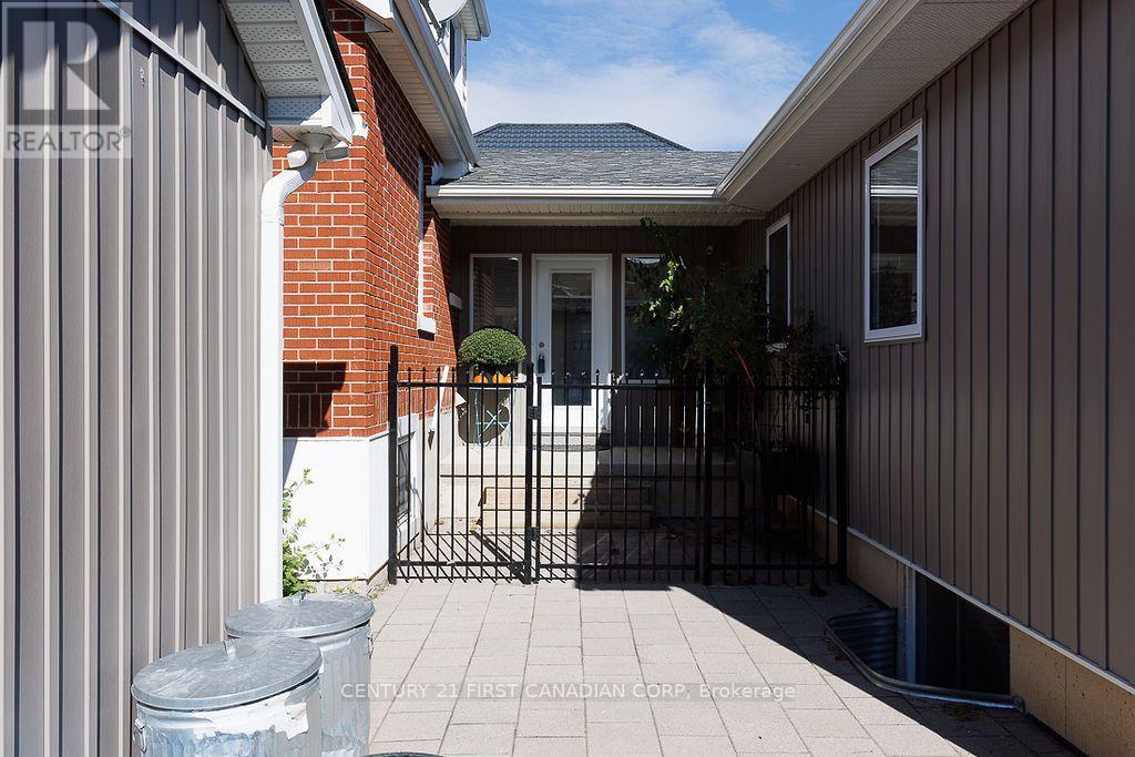 1010 Dearness Drive, London South, Ontario  N6E 1N7 - Photo 6 - X13876510