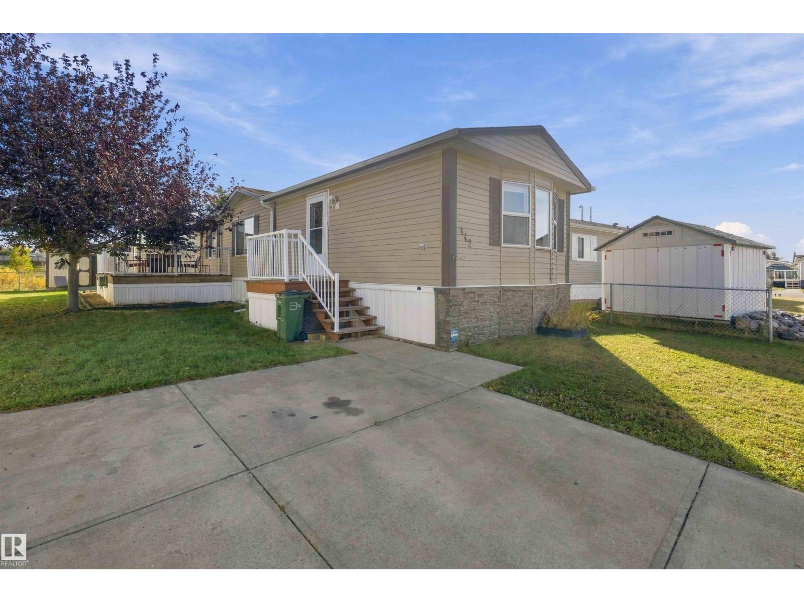 442 Oak Wood CR NW