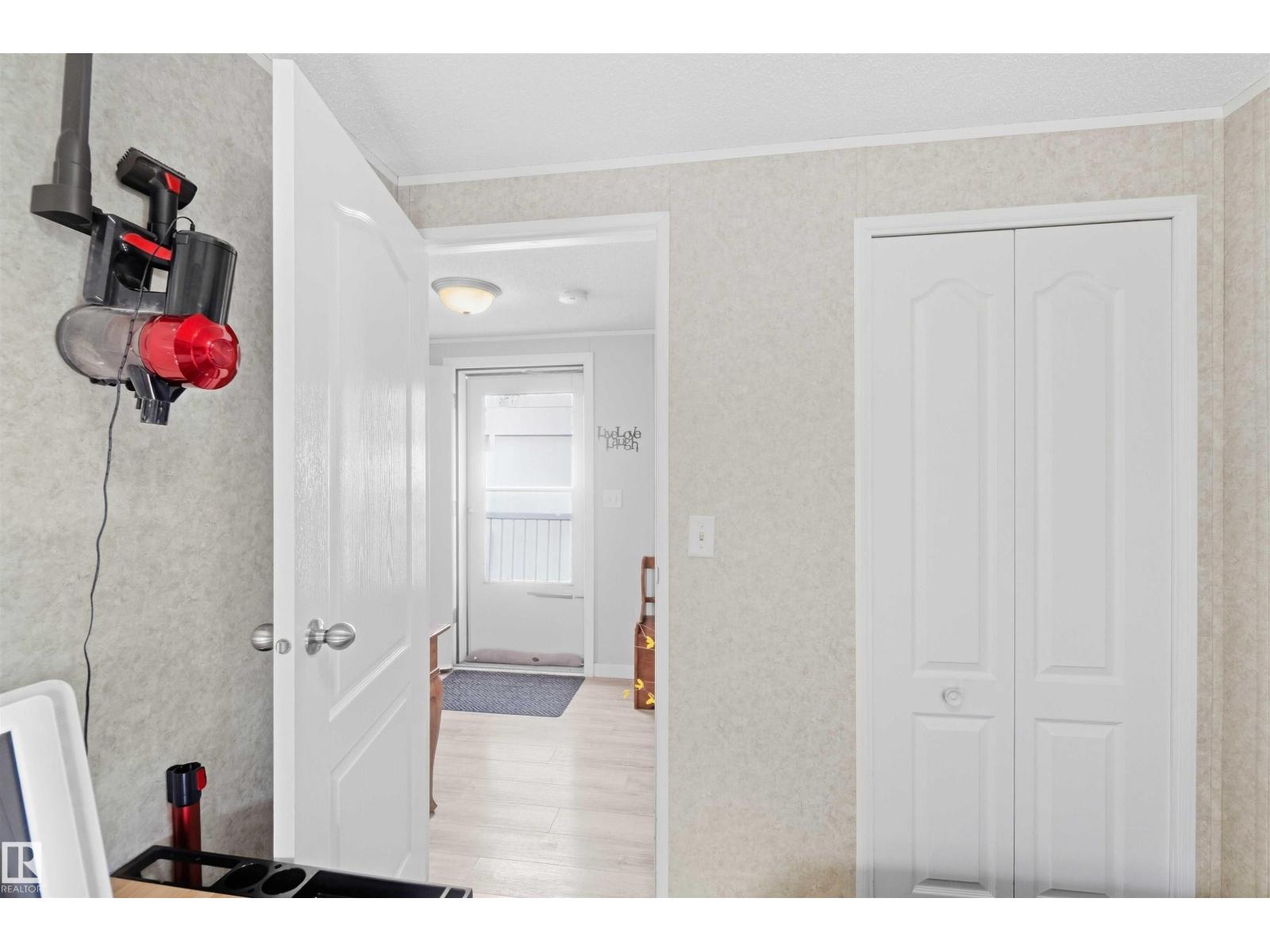 442 Oak Wood CR NW
