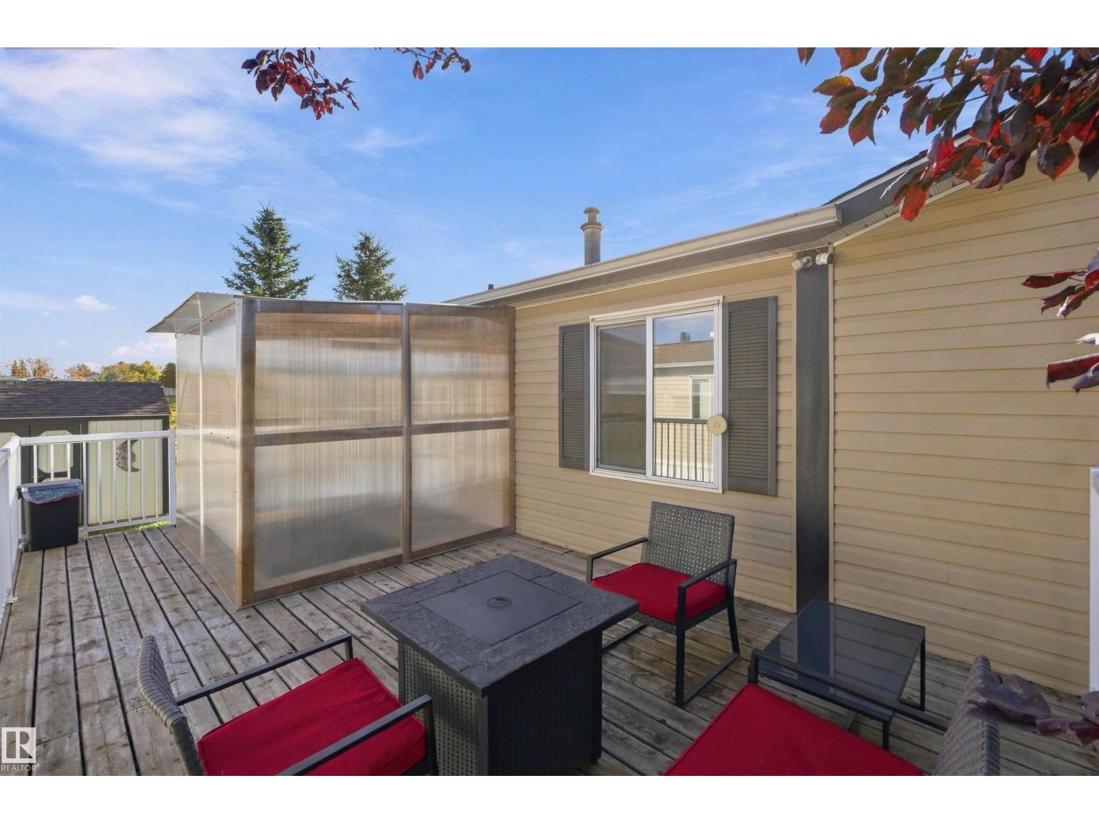 442 Oak Wood CR NW