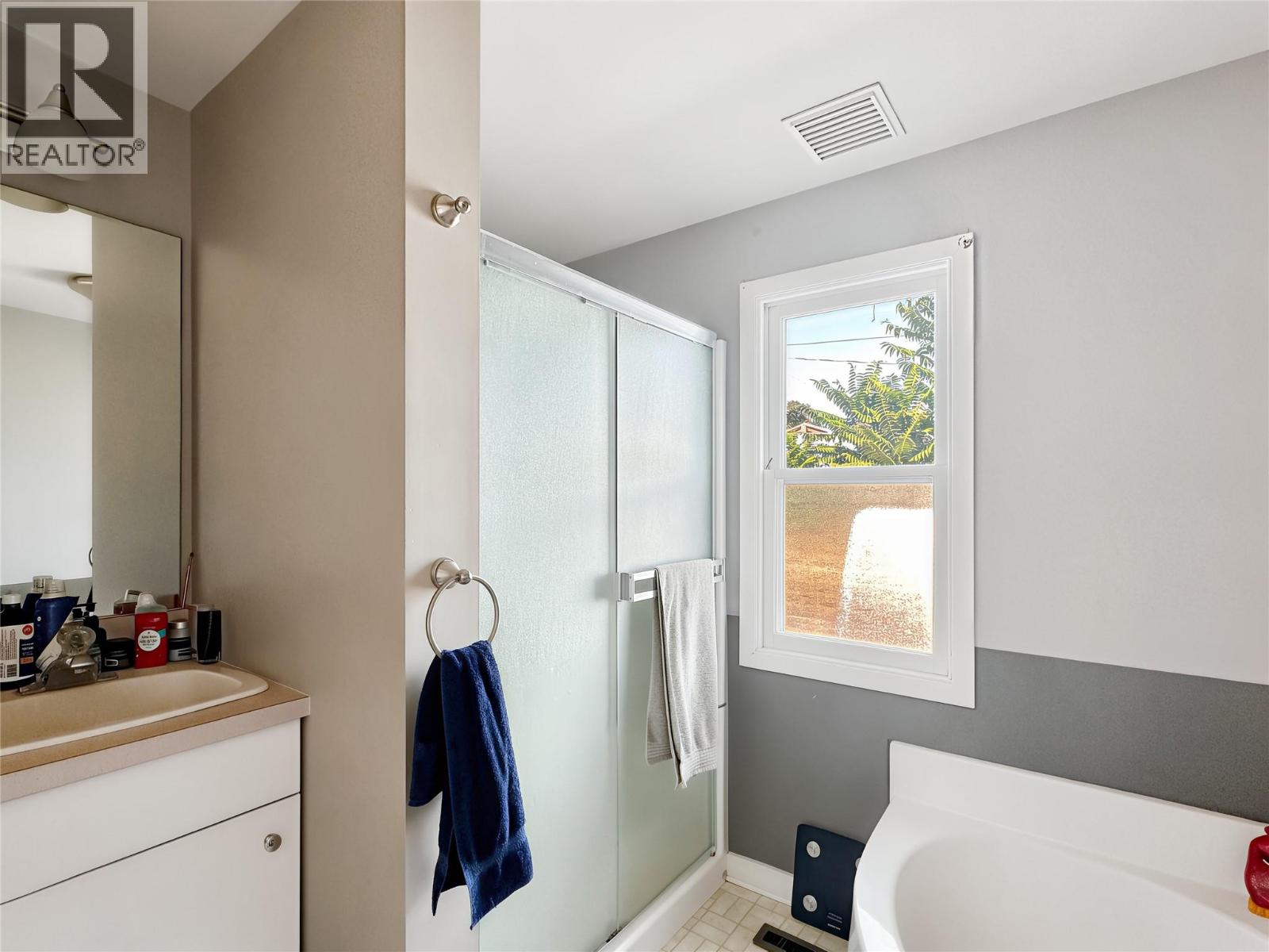 5952 Okanagan Street, Oliver, British Columbia  V0H 1T0 - Photo 9 - 10400078