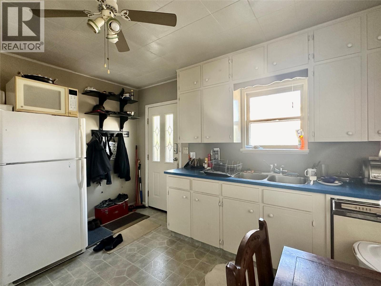 5952 Okanagan Street, Oliver, British Columbia  V0H 1T0 - Photo 3 - 10400078