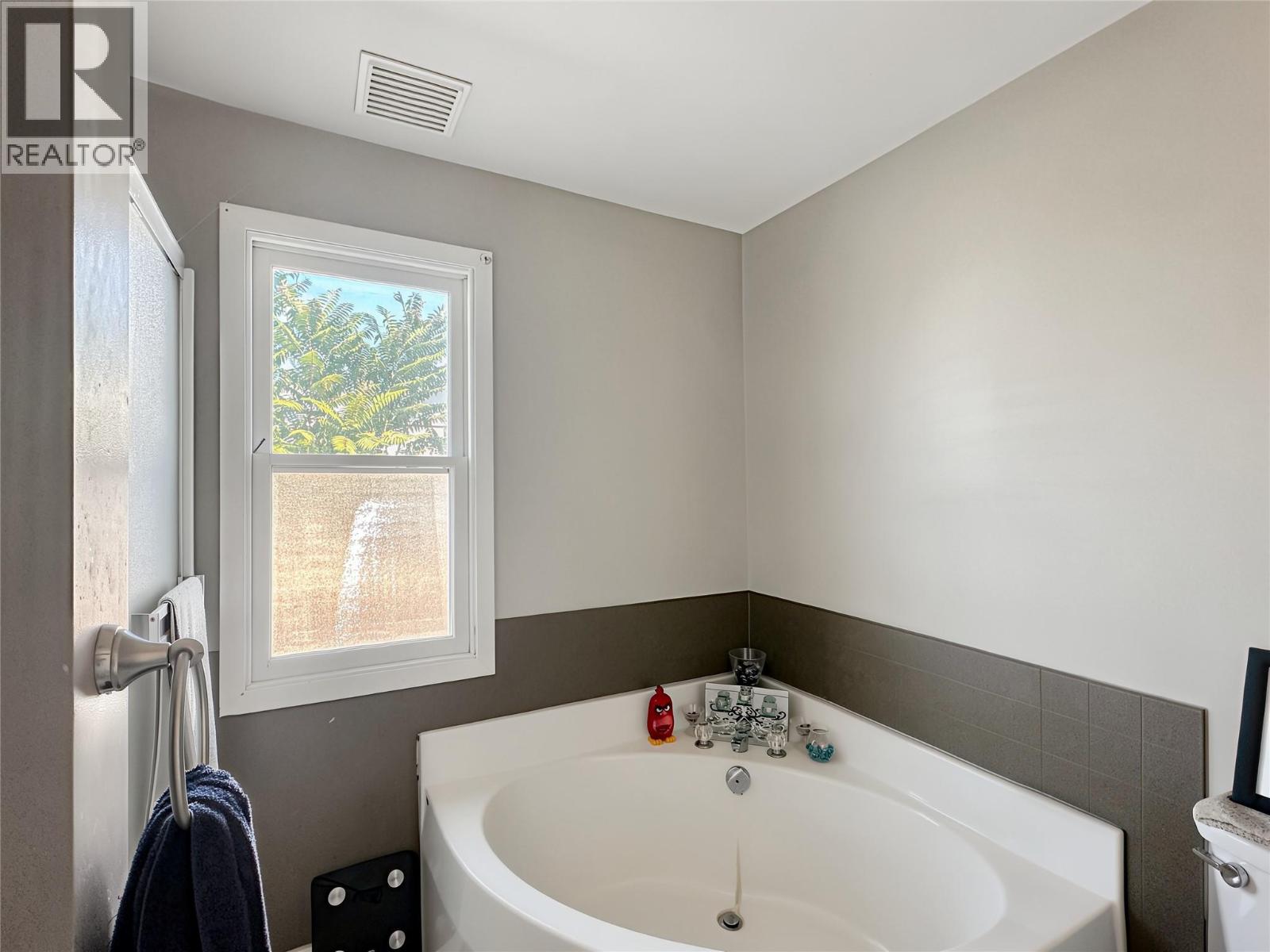 5952 Okanagan Street, Oliver, British Columbia  V0H 1T0 - Photo 10 - 10400078