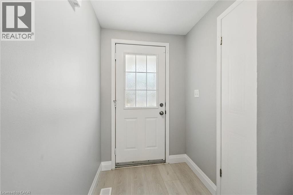 78 FOXGLOVE Crescent Kitchener Ontario Canada N2E3Y8 5