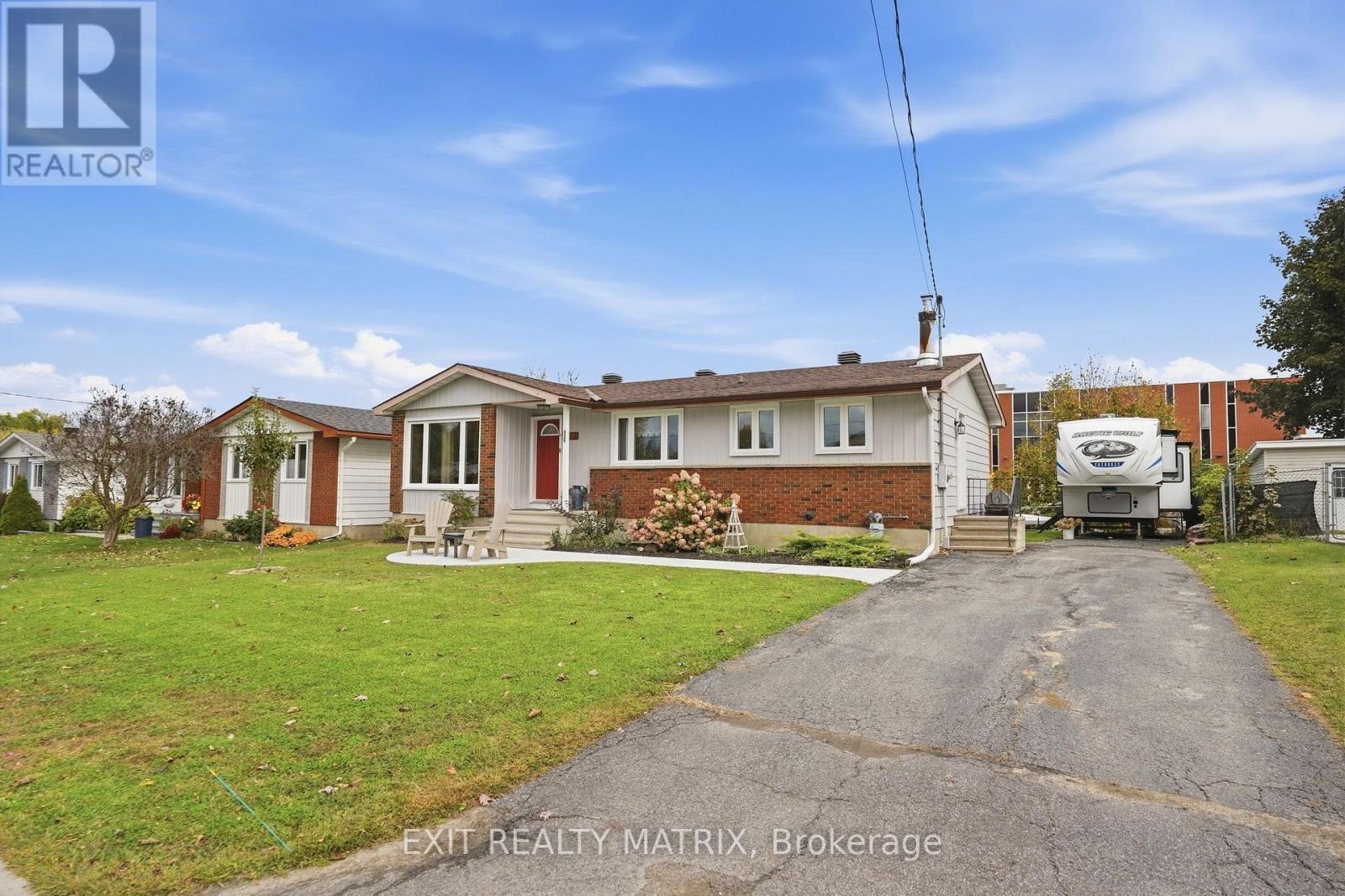 499 Gilles Street, Clarence-Rockland, Ontario  K4K 1G4 - Photo 2 - X13876628