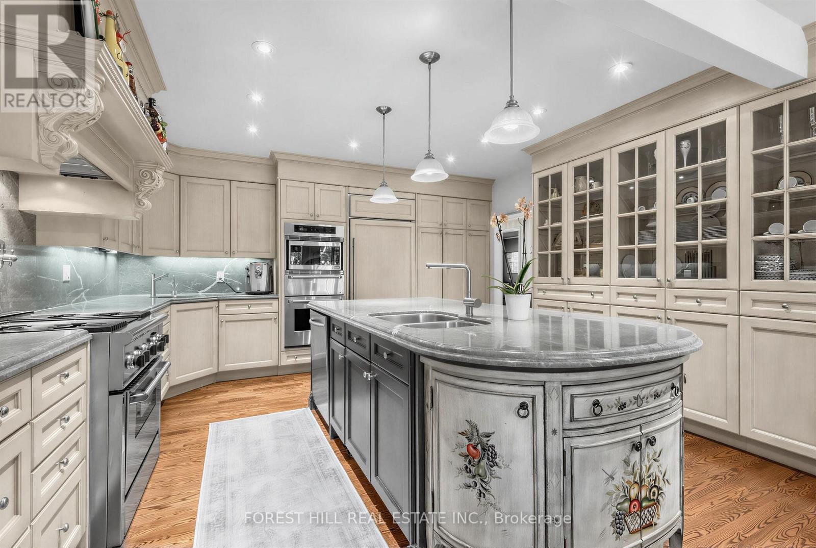 4 Abrams Place, Toronto (St. Andrew-Windfields), Ontario  M2L 1W8 - Photo 6 - C13876718