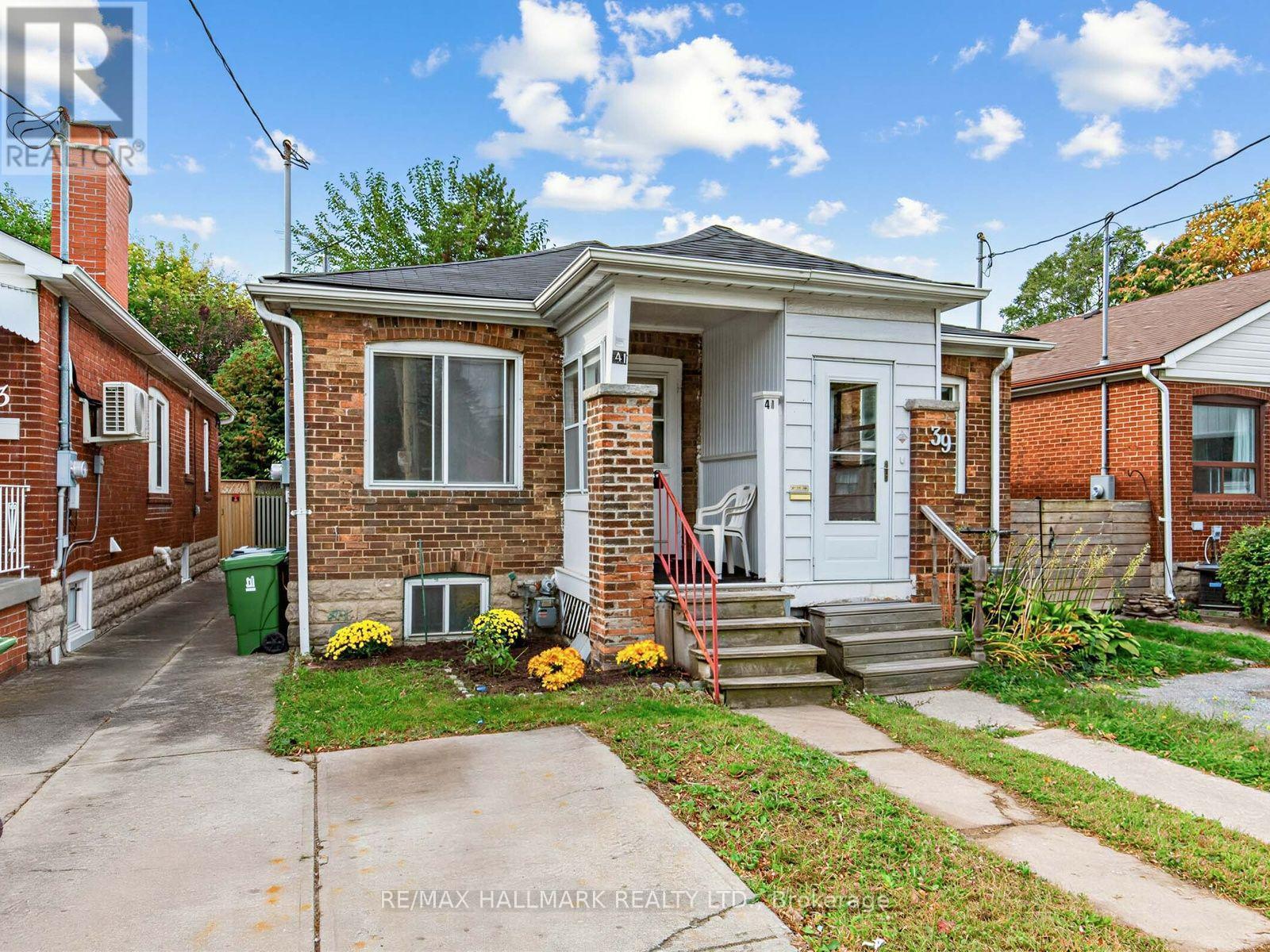 41 Gowan Avenue, Toronto, Ontario  M4K 2C8 - Photo 1 - E13876550