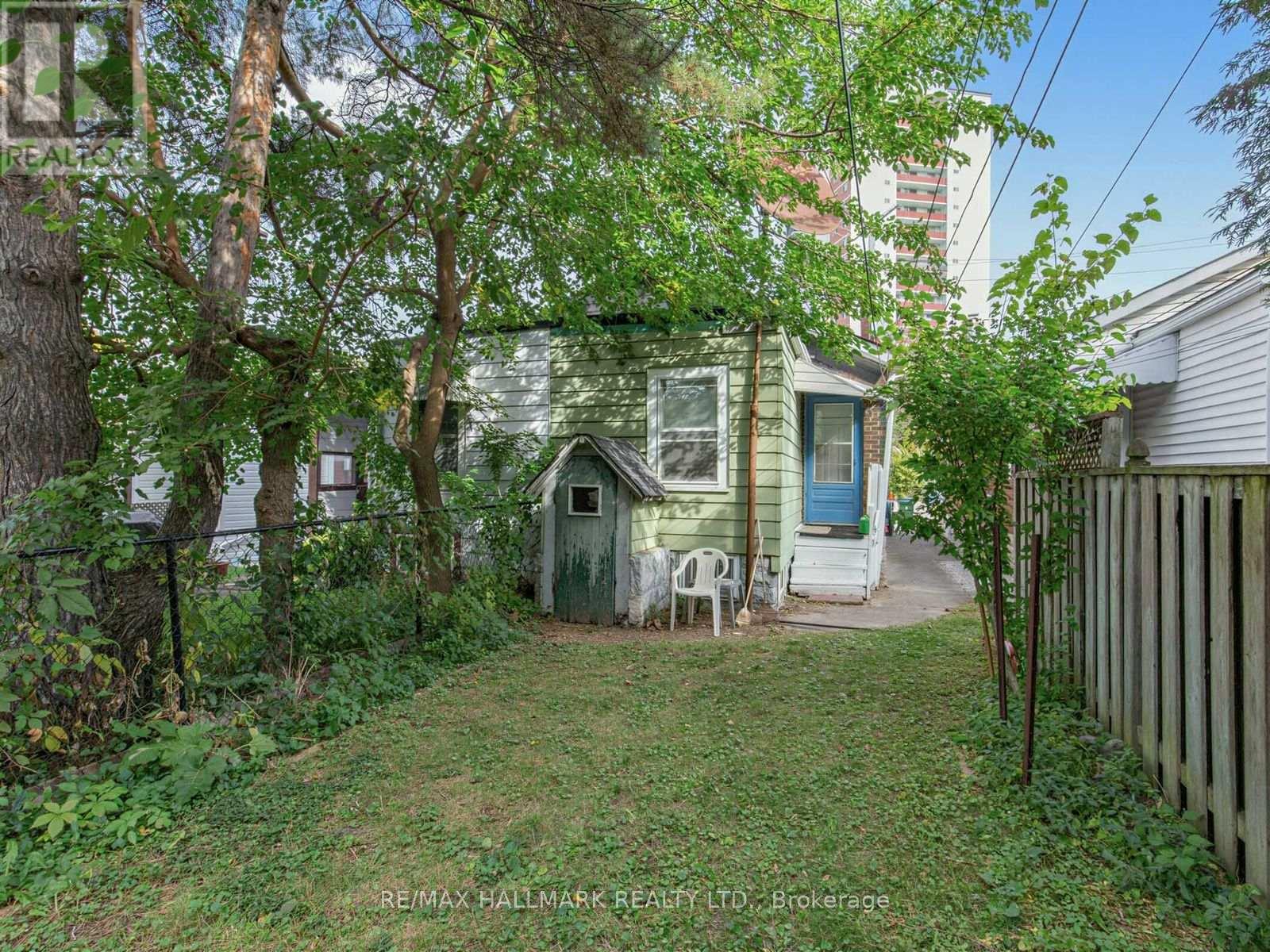 41 Gowan Avenue, Toronto, Ontario  M4K 2C8 - Photo 6 - E13876550