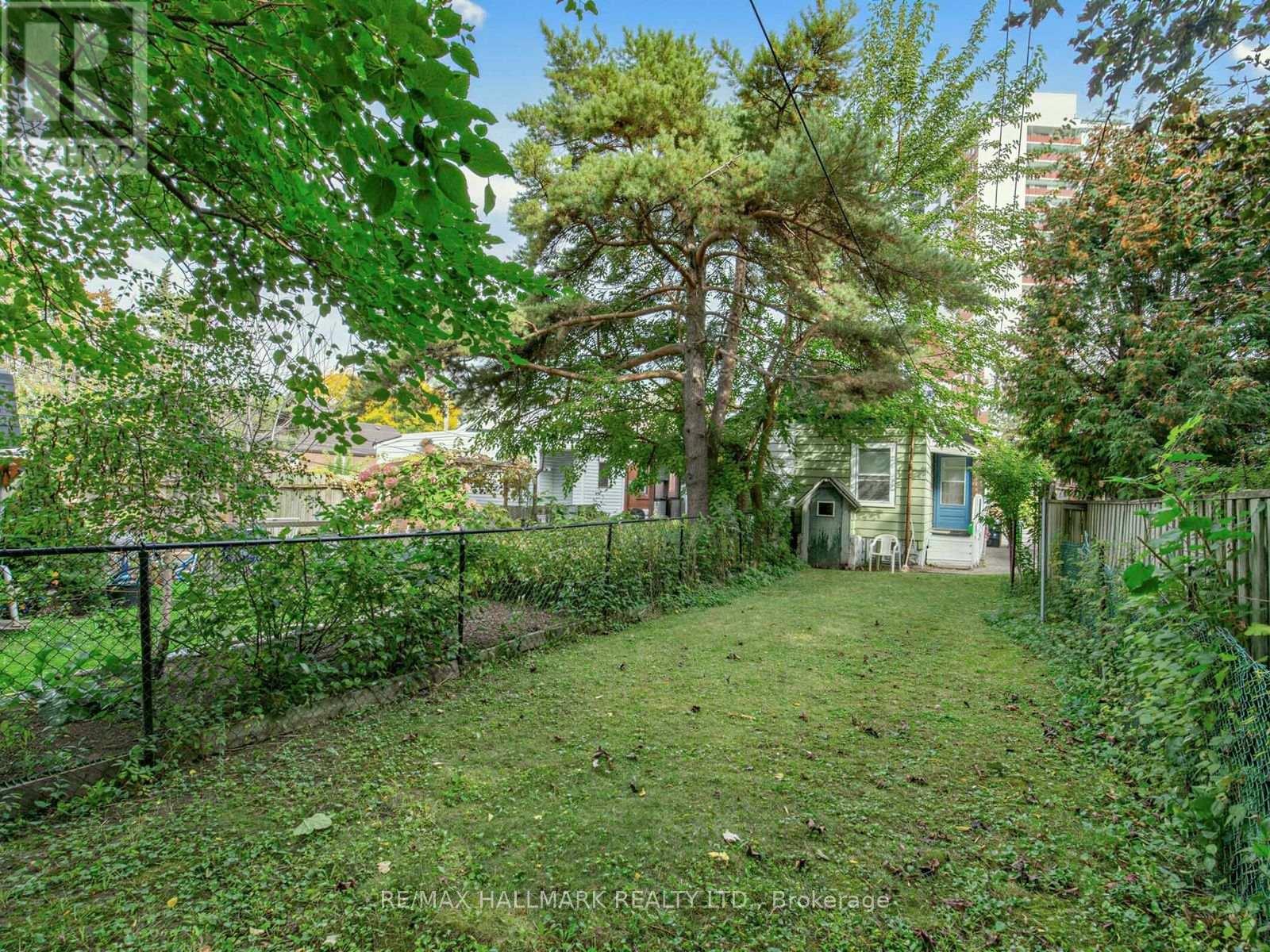 41 Gowan Avenue, Toronto, Ontario  M4K 2C8 - Photo 7 - E13876550