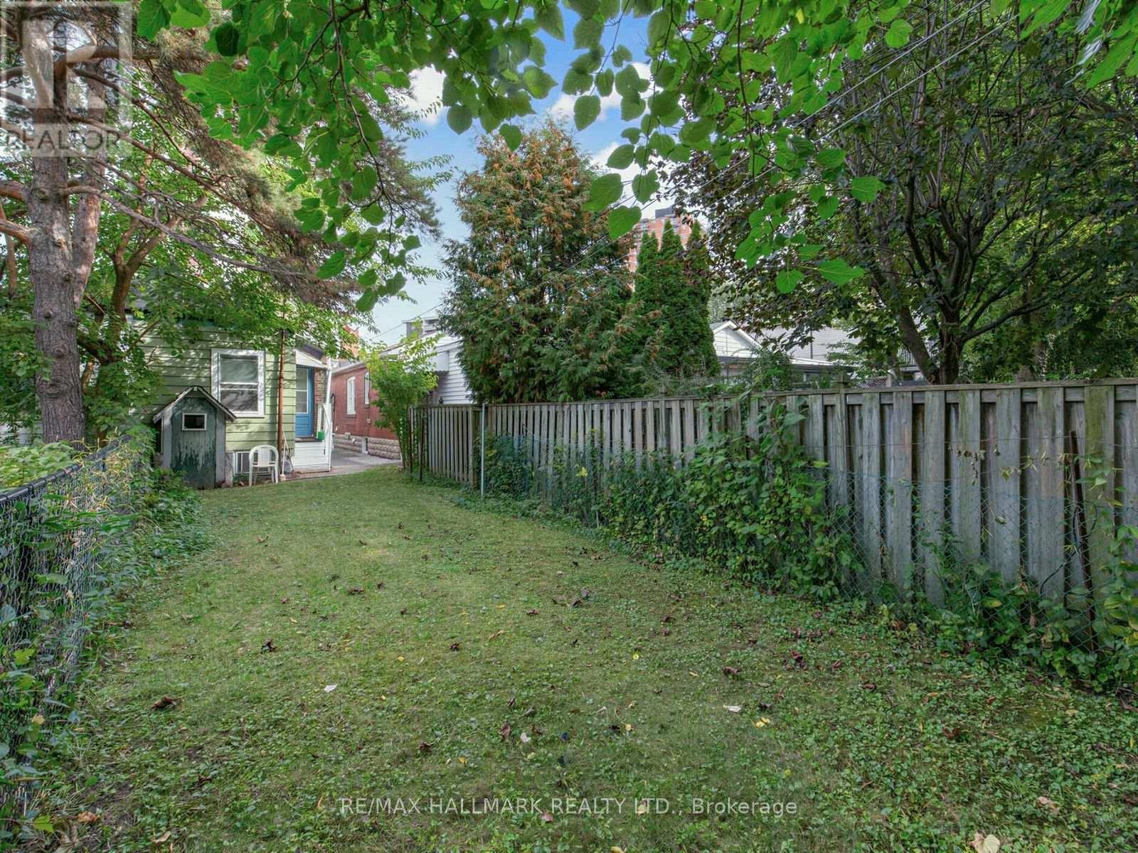 41 Gowan Avenue, Toronto, Ontario  M4K 2C8 - Photo 8 - E13876550