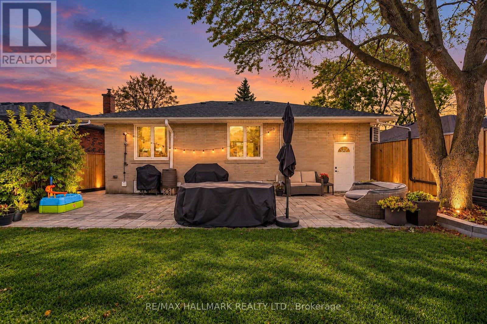 20 Wishing Well Drive, Toronto, Ontario  M1T 1J1 - Photo 2 - E13876608