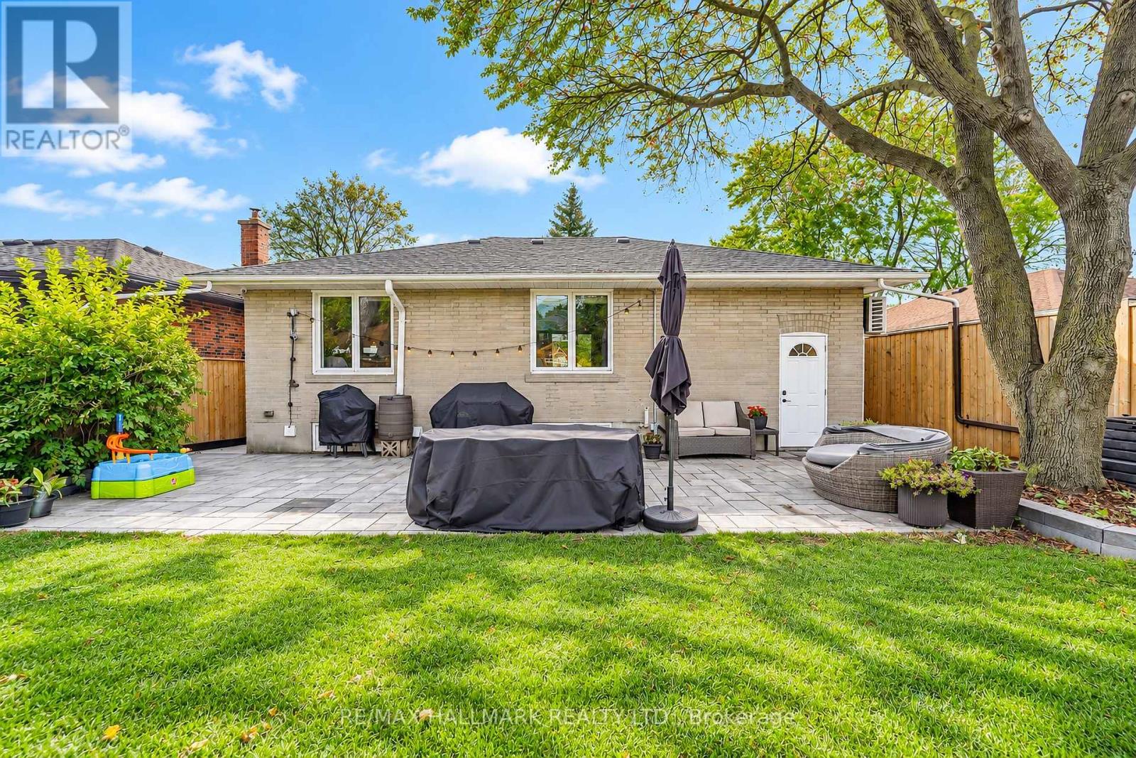 20 Wishing Well Drive, Toronto, Ontario  M1T 1J1 - Photo 8 - E13876608