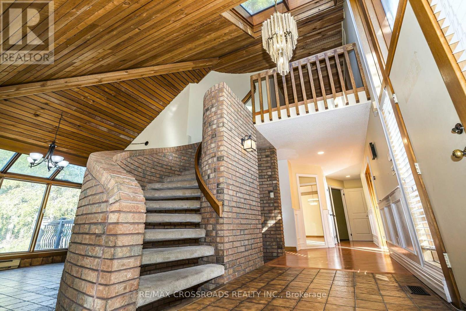 1910 Fairport Road, Pickering, Ontario  L1V 1T4 - Photo 4 - E13876618
