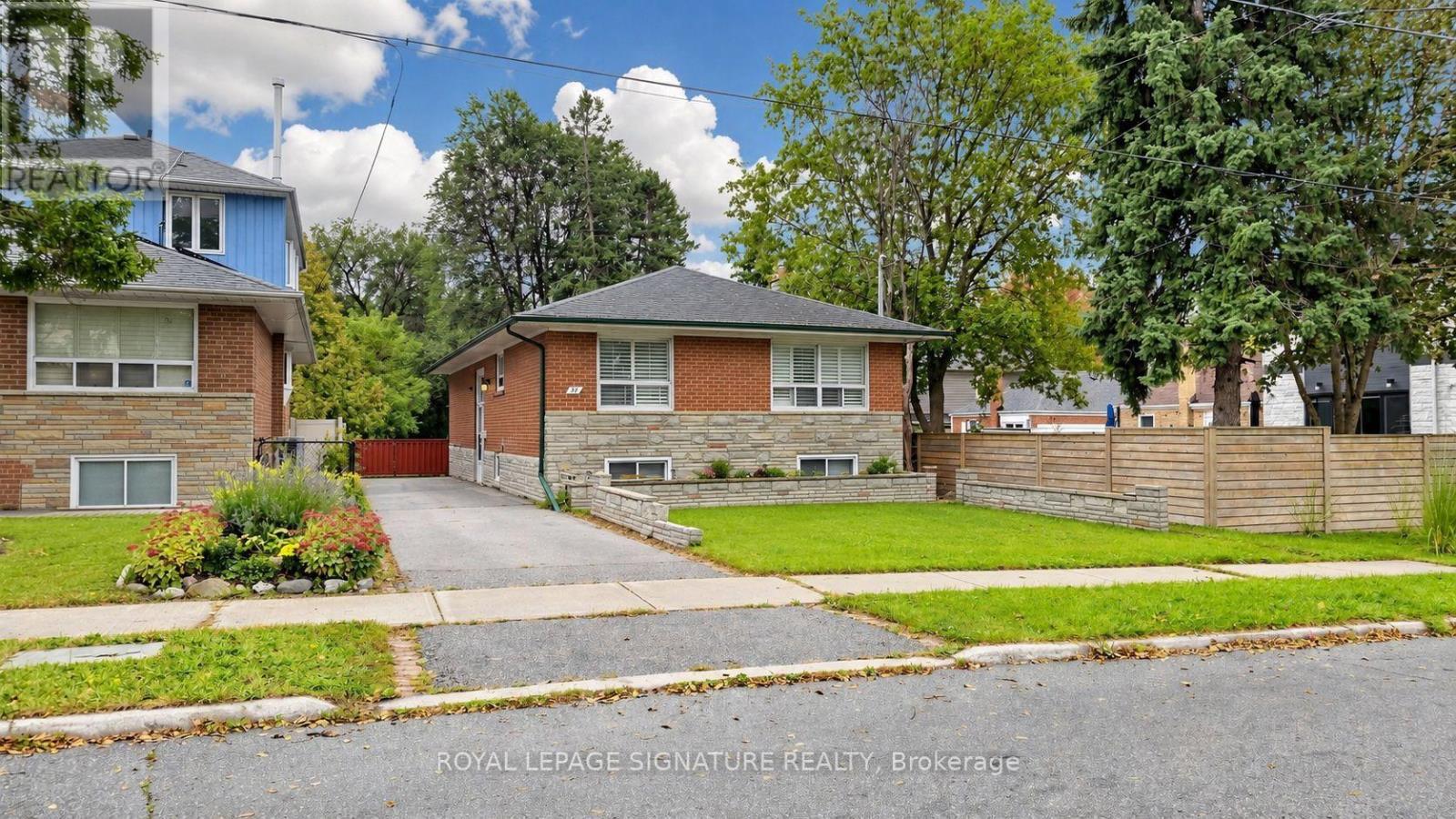 35 Florens Avenue, Toronto, Ontario  M1L 1R7 - Photo 1 - E13876734