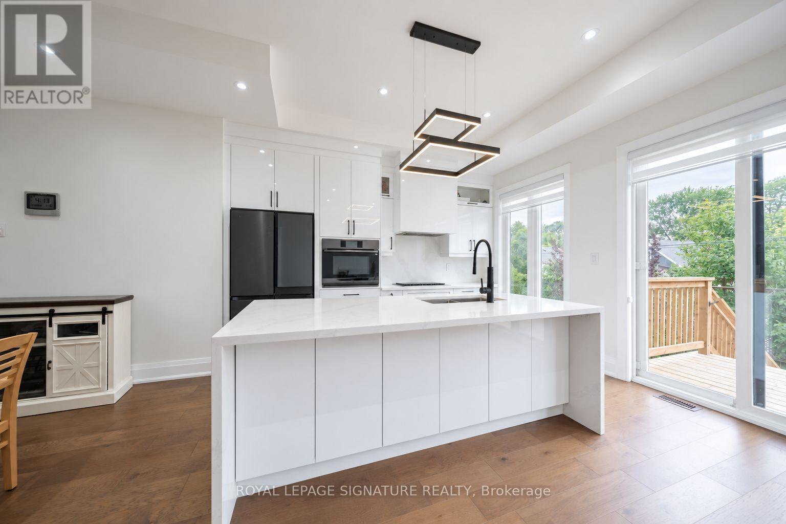 540b Pharmacy Avenue, Toronto, Ontario  M1L 3G6 - Photo 12 - E13876736