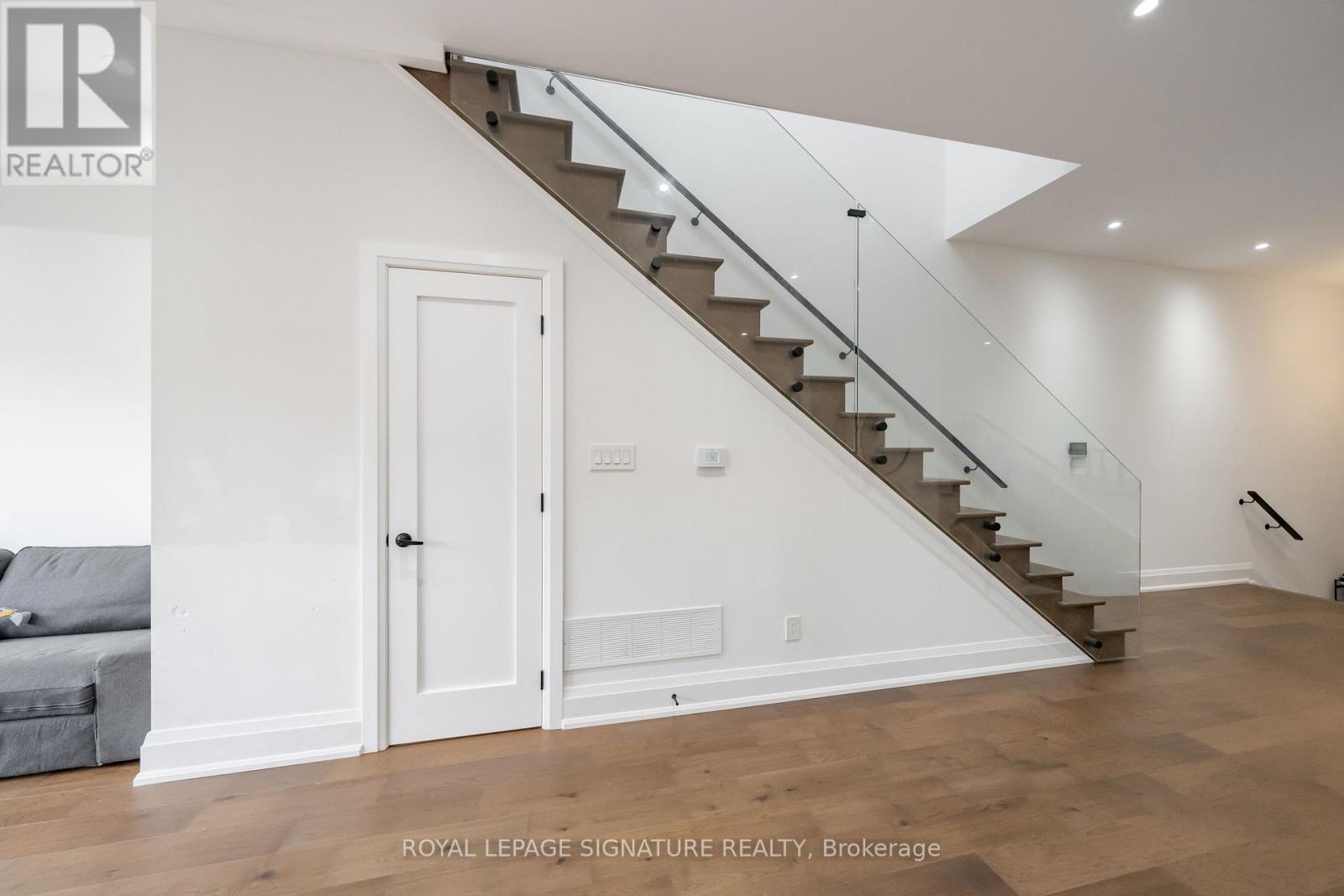 540b Pharmacy Avenue, Toronto, Ontario  M1L 3G6 - Photo 19 - E13876736