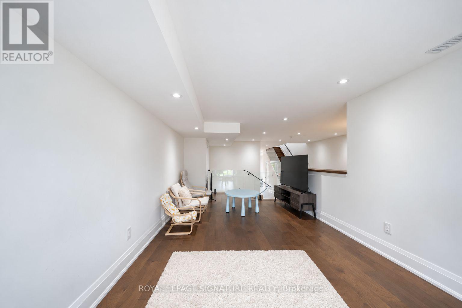 540b Pharmacy Avenue, Toronto, Ontario  M1L 3G6 - Photo 5 - E13876736