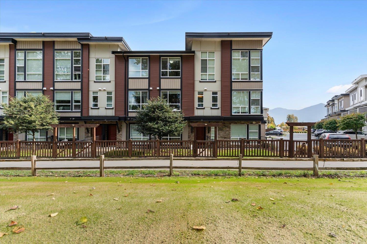 12 8413 MIDTOWN WAY|Chilliwack Proper South