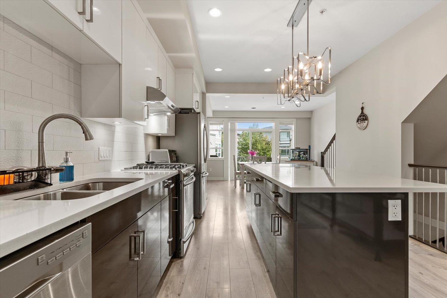 12 8413 MIDTOWN WAY|Chilliwack Proper South