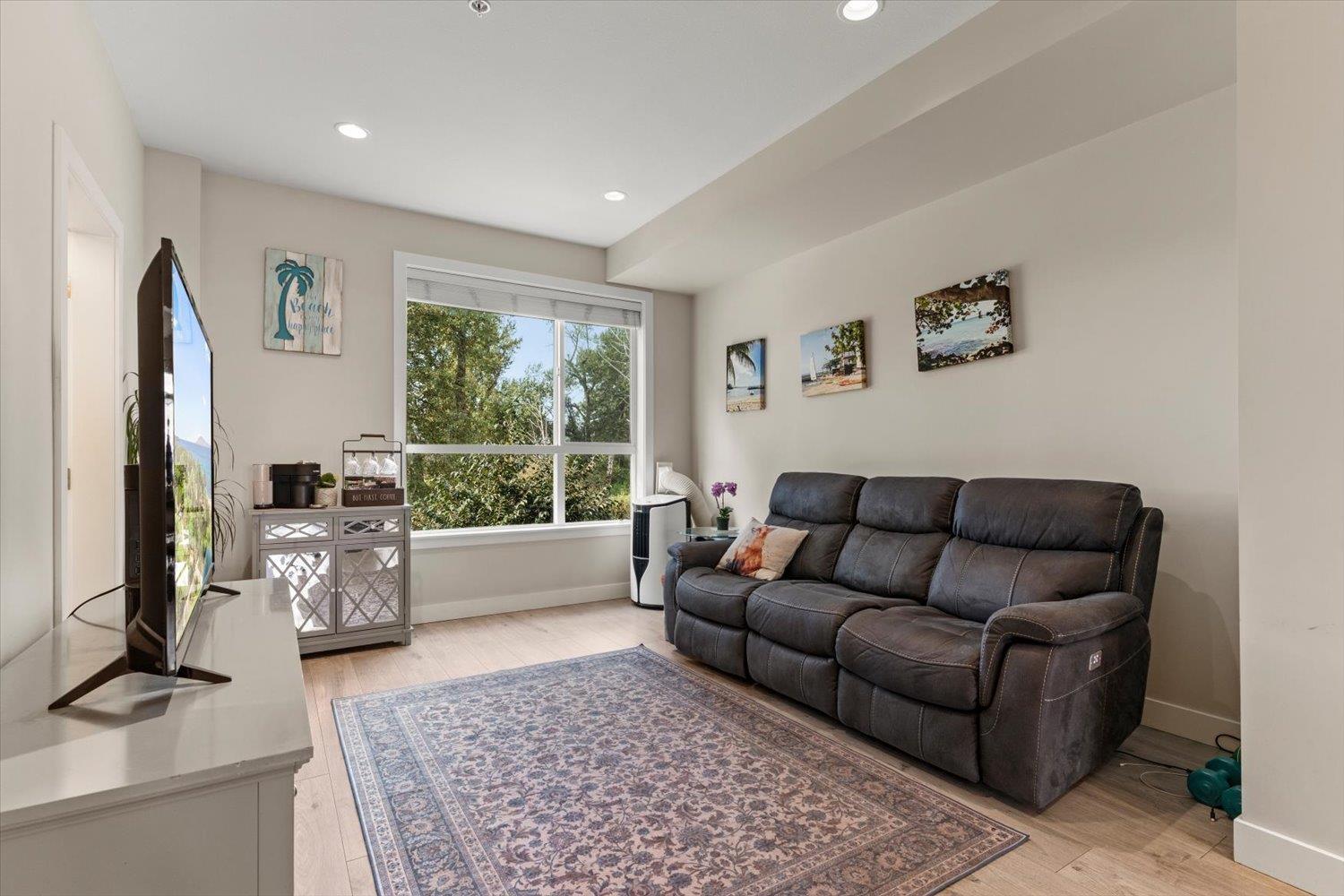 12 8413 MIDTOWN WAY|Chilliwack Proper South