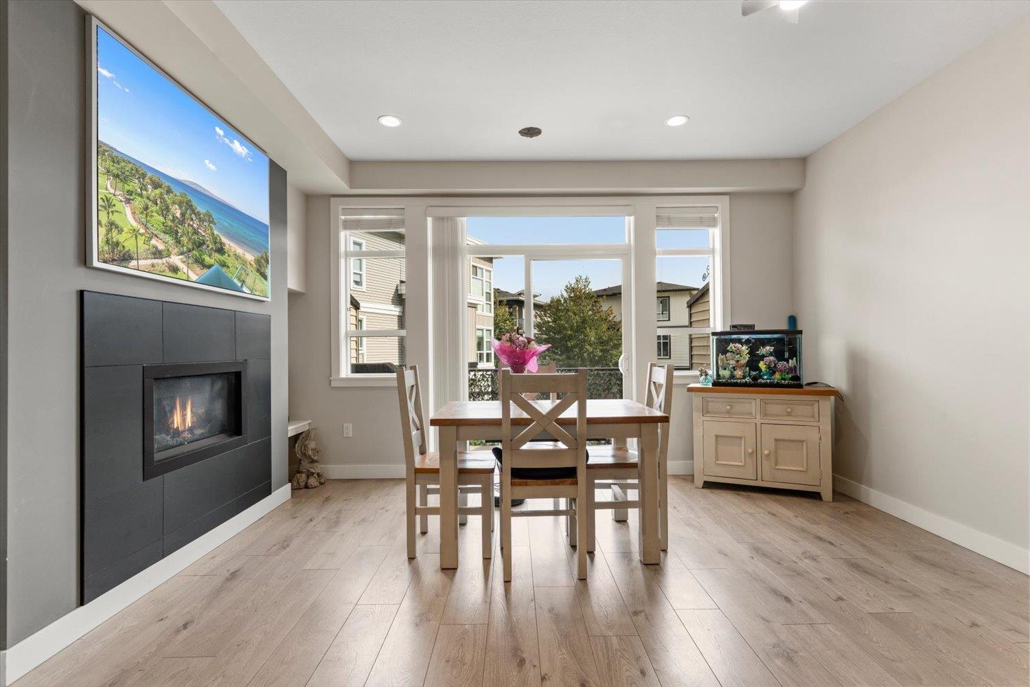 12 8413 MIDTOWN WAY|Chilliwack Proper South