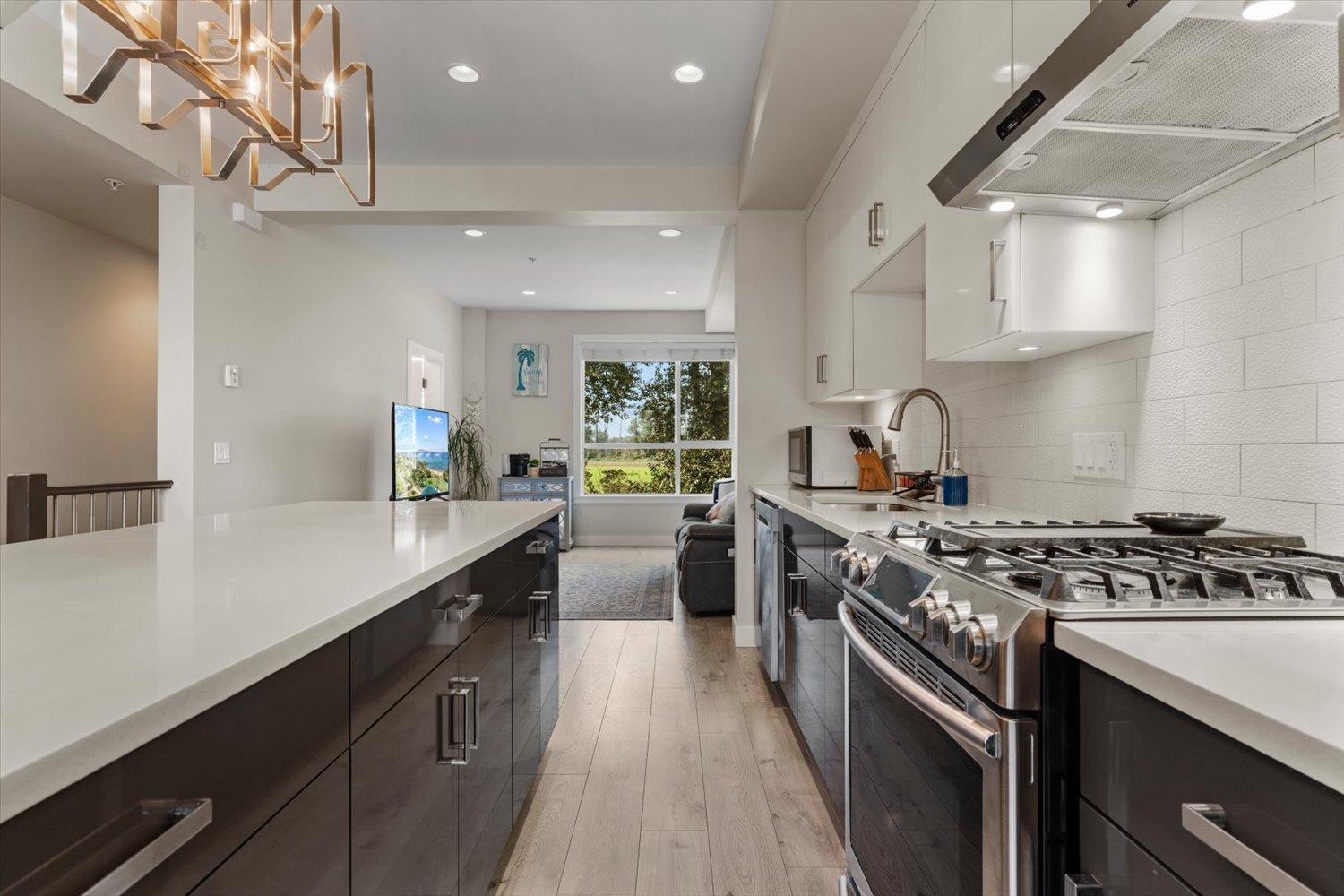 12 8413 MIDTOWN WAY|Chilliwack Proper South