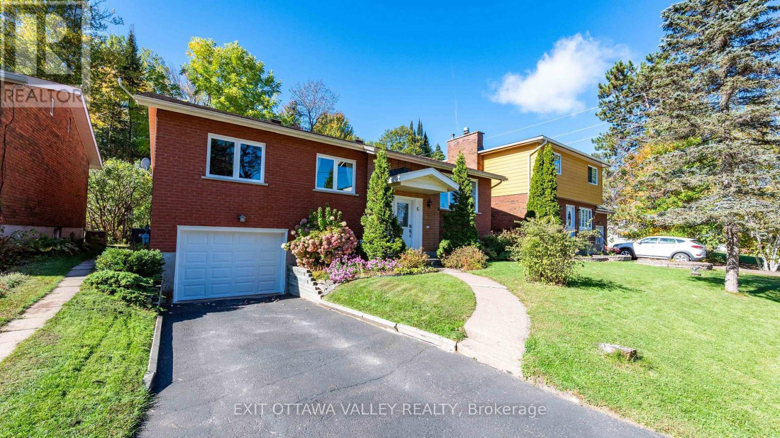 6 Sumac Court, Deep River, Ontario
