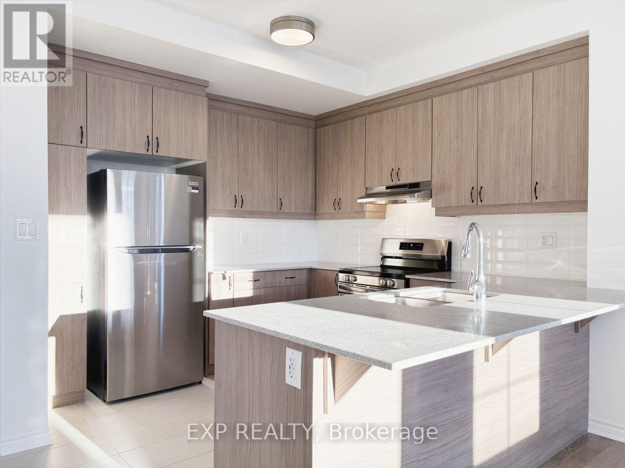 124 Azure Drive, Markham, Ontario  L6C 1N3 - Photo 6 - N13876486