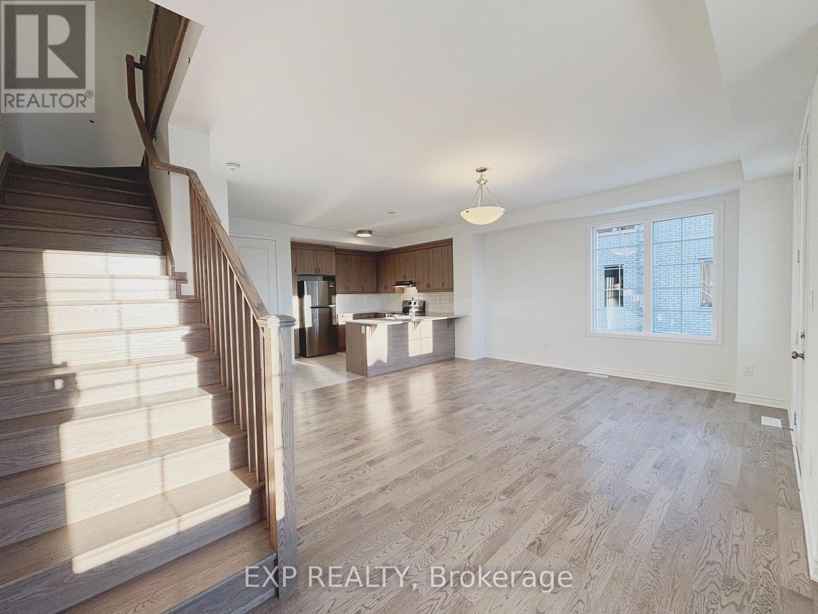 124 Azure Drive, Markham, Ontario  L6C 1N3 - Photo 7 - N13876486