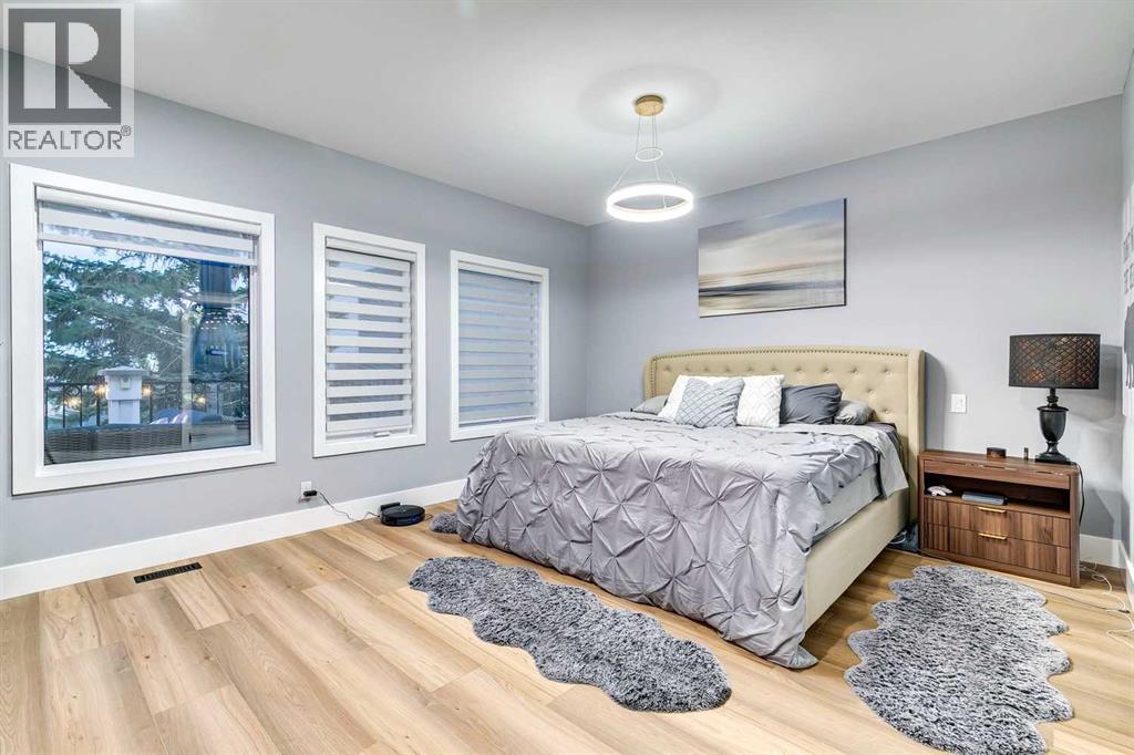 63 Prominence Point SW, Calgary, Alberta  T3H 3E8 - Photo 14 - A2350469