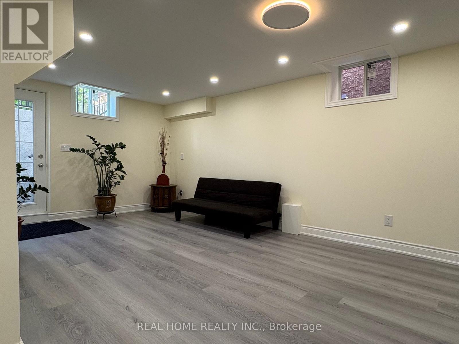 Lower Level - 34 Lagani Avenue, Richmond Hill (Doncrest), Ontario  L4B 3E1 - Photo 11 - N13876520