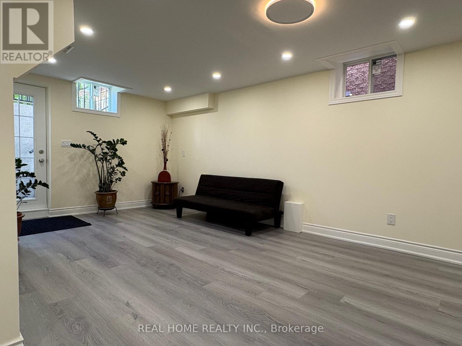 Lower Level - 34 Lagani Avenue, Richmond Hill (Doncrest), Ontario  L4B 3E1 - Photo 12 - N13876520
