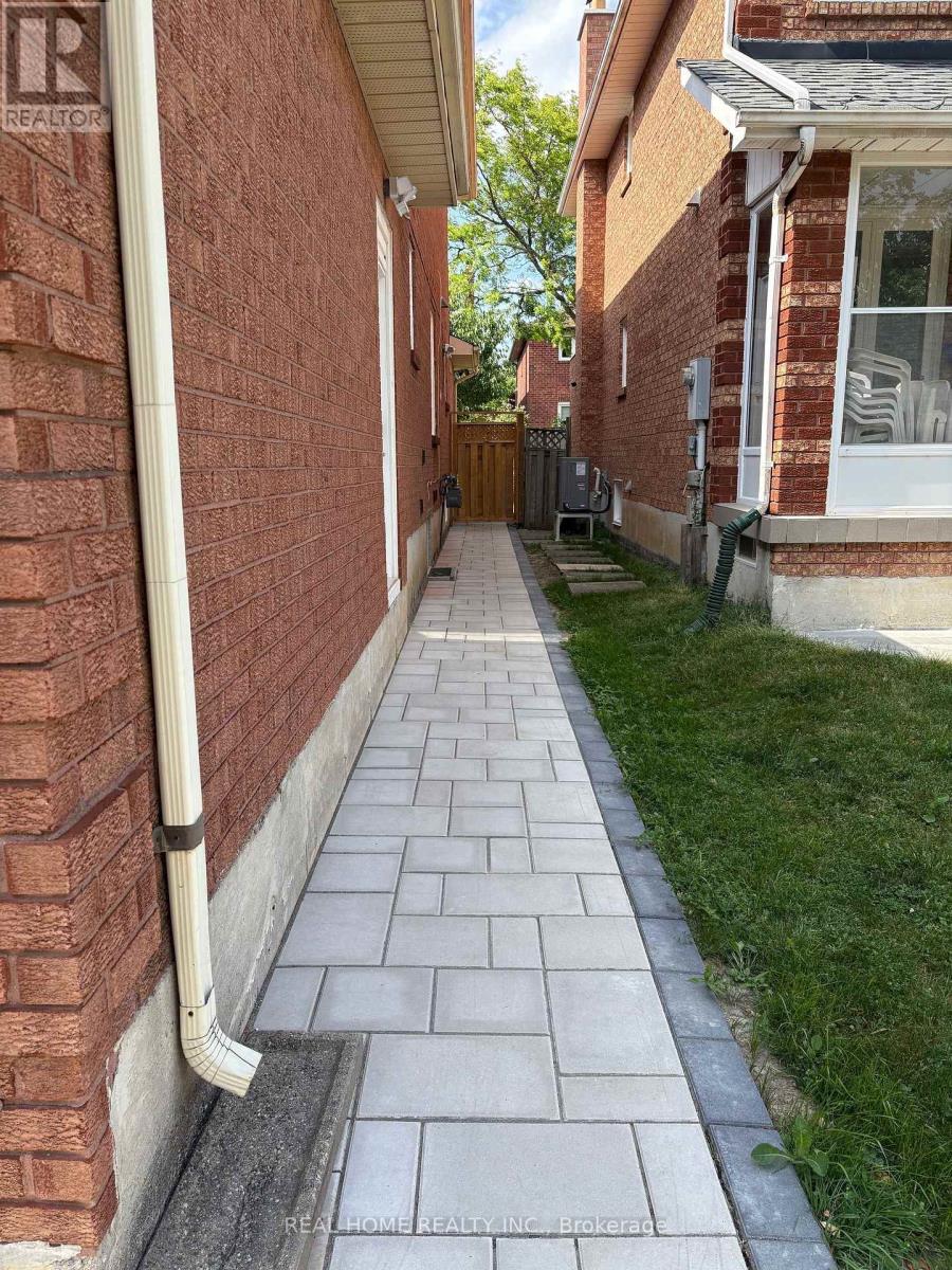 Lower Level - 34 Lagani Avenue, Richmond Hill (Doncrest), Ontario  L4B 3E1 - Photo 2 - N13876520