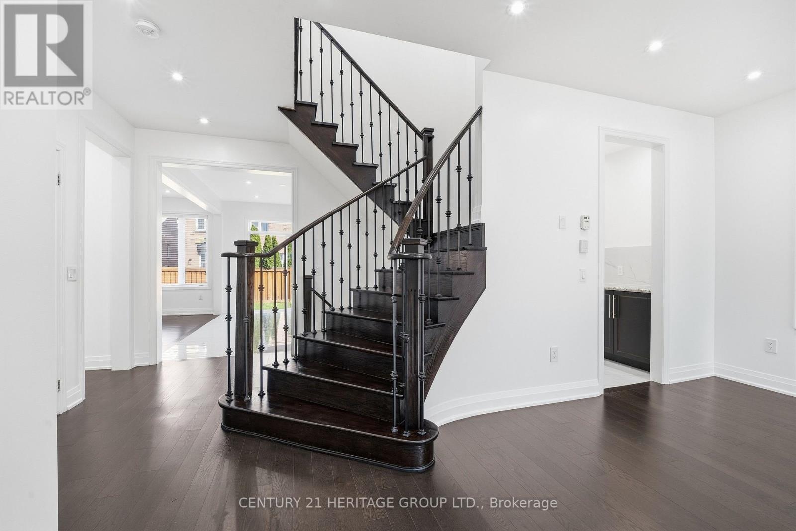 41 Leith Drive, Bradford West Gwillimbury, Ontario  L3Z 0V6 - Photo 10 - N13876528