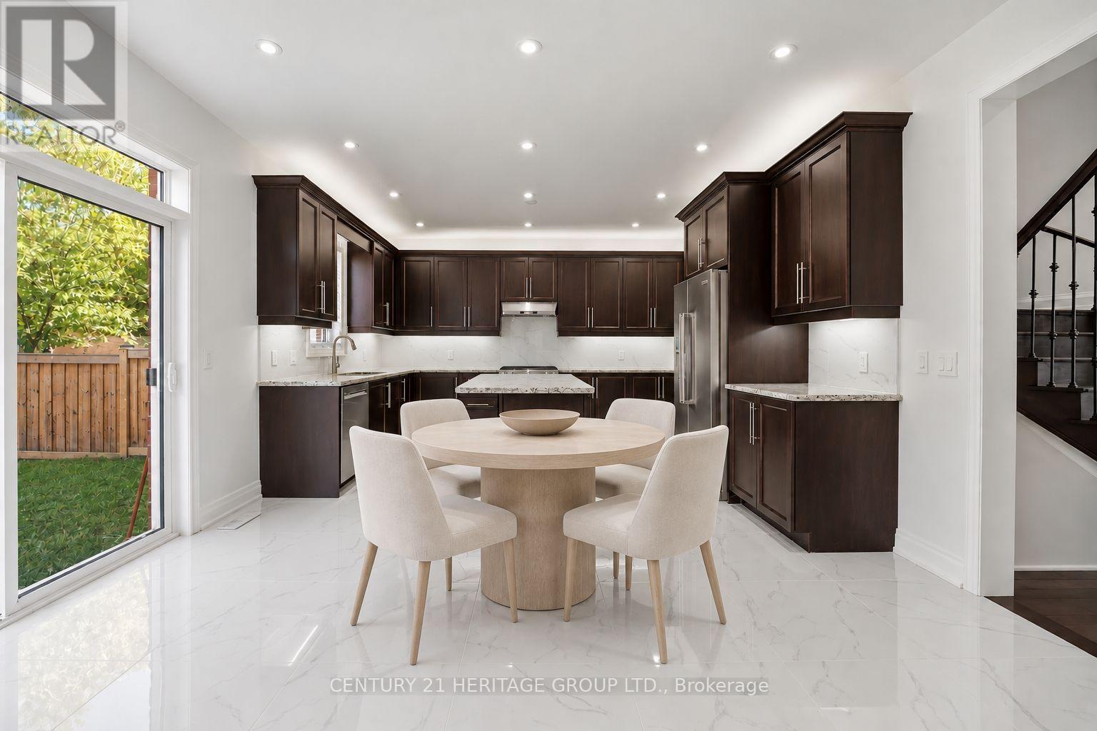 41 Leith Drive, Bradford West Gwillimbury, Ontario  L3Z 0V6 - Photo 5 - N13876528