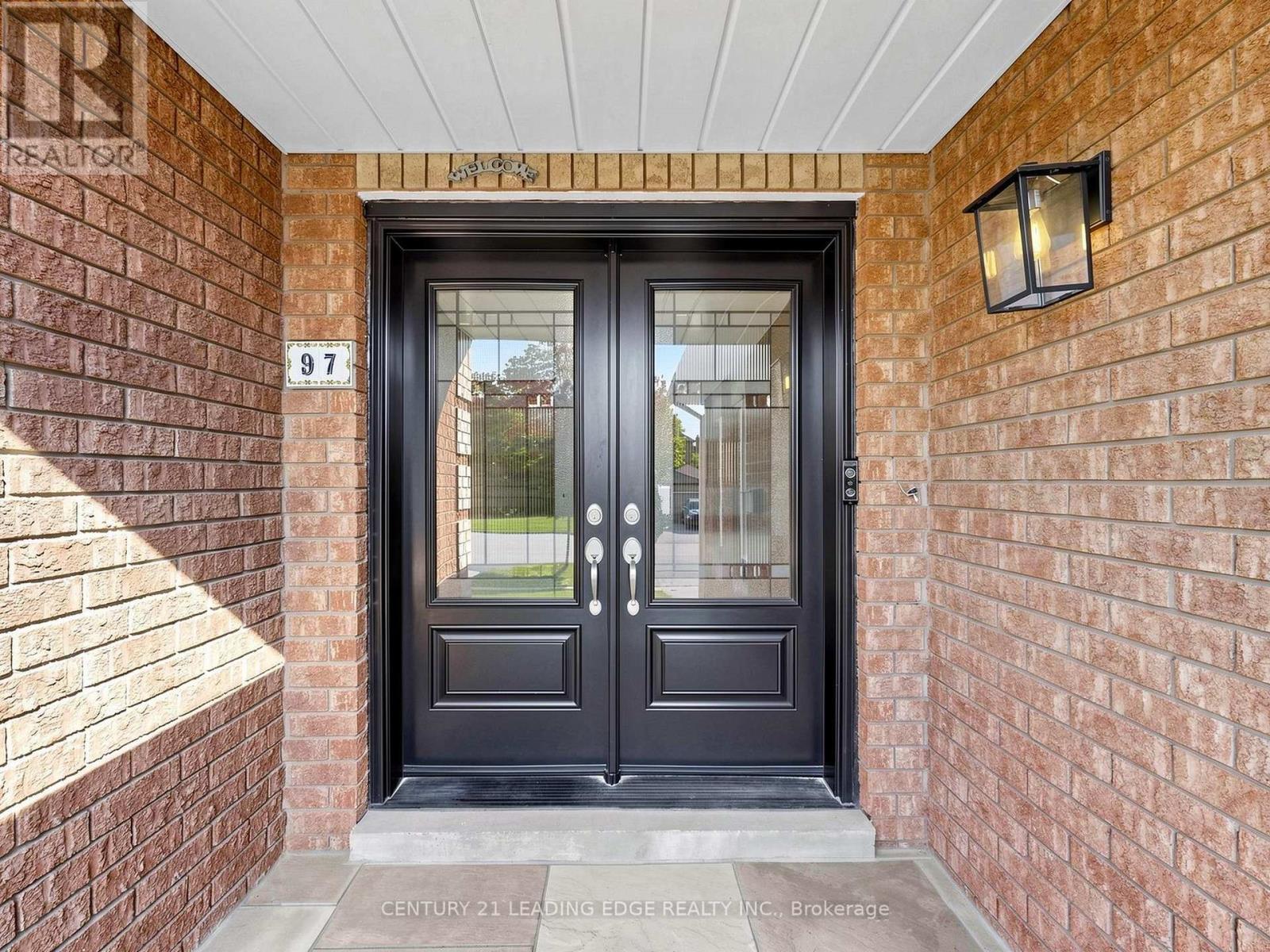 97 Tulip Street, Georgina, Ontario  L4P 1C6 - Photo 4 - N13876546