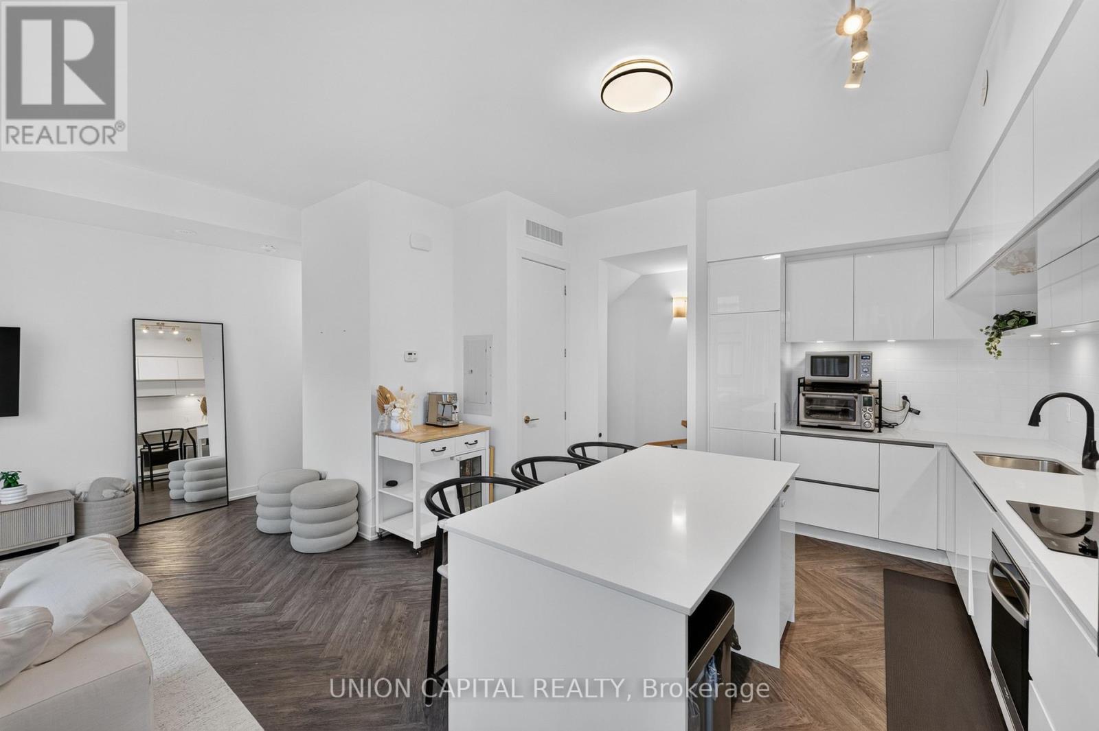 1227 - 8 David Eyer Road, Richmond Hill, Ontario  L4S 0N3 - Photo 5 - N13876644