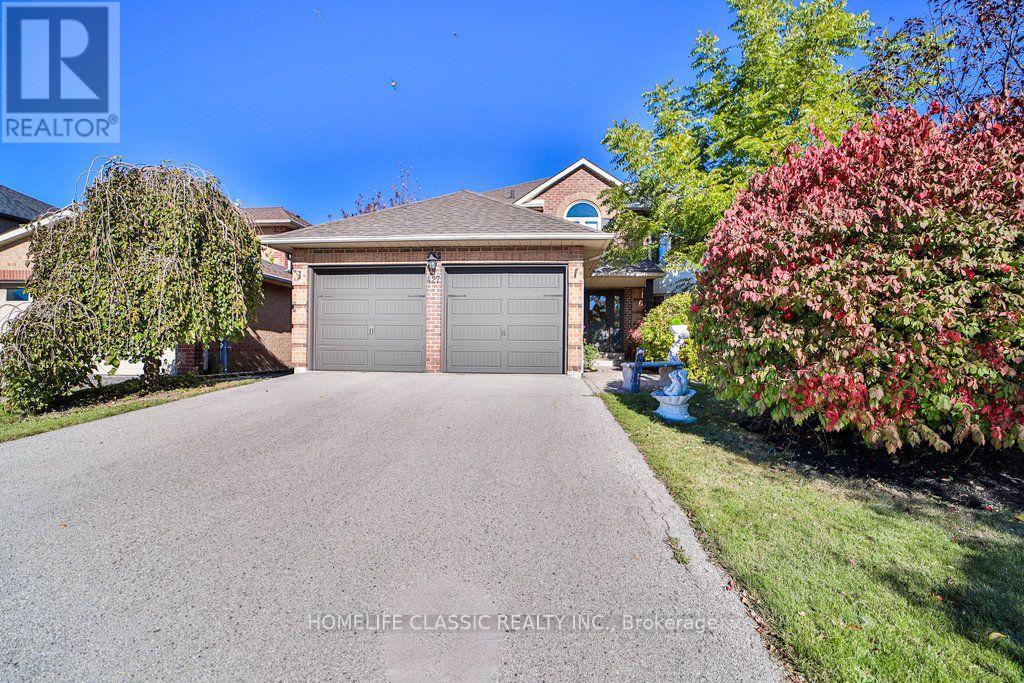 427 CROSSLAND GATE, Newmarket, Ontario