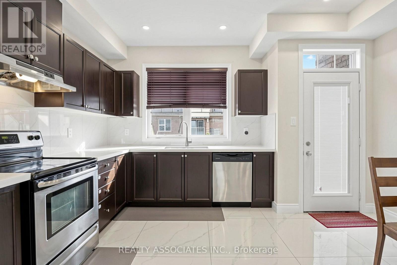 297 Delray Drive, Markham, Ontario  L6E 0P8 - Photo 11 - N13876694