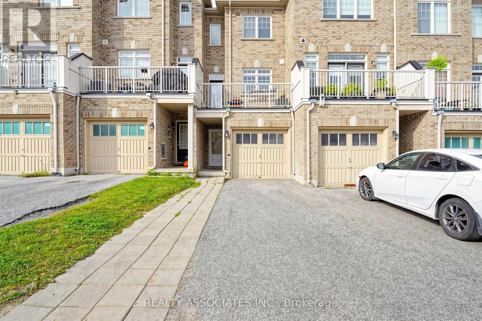 297 Delray Drive, Markham, Ontario  L6E 0P8 - Photo 4 - N13876694