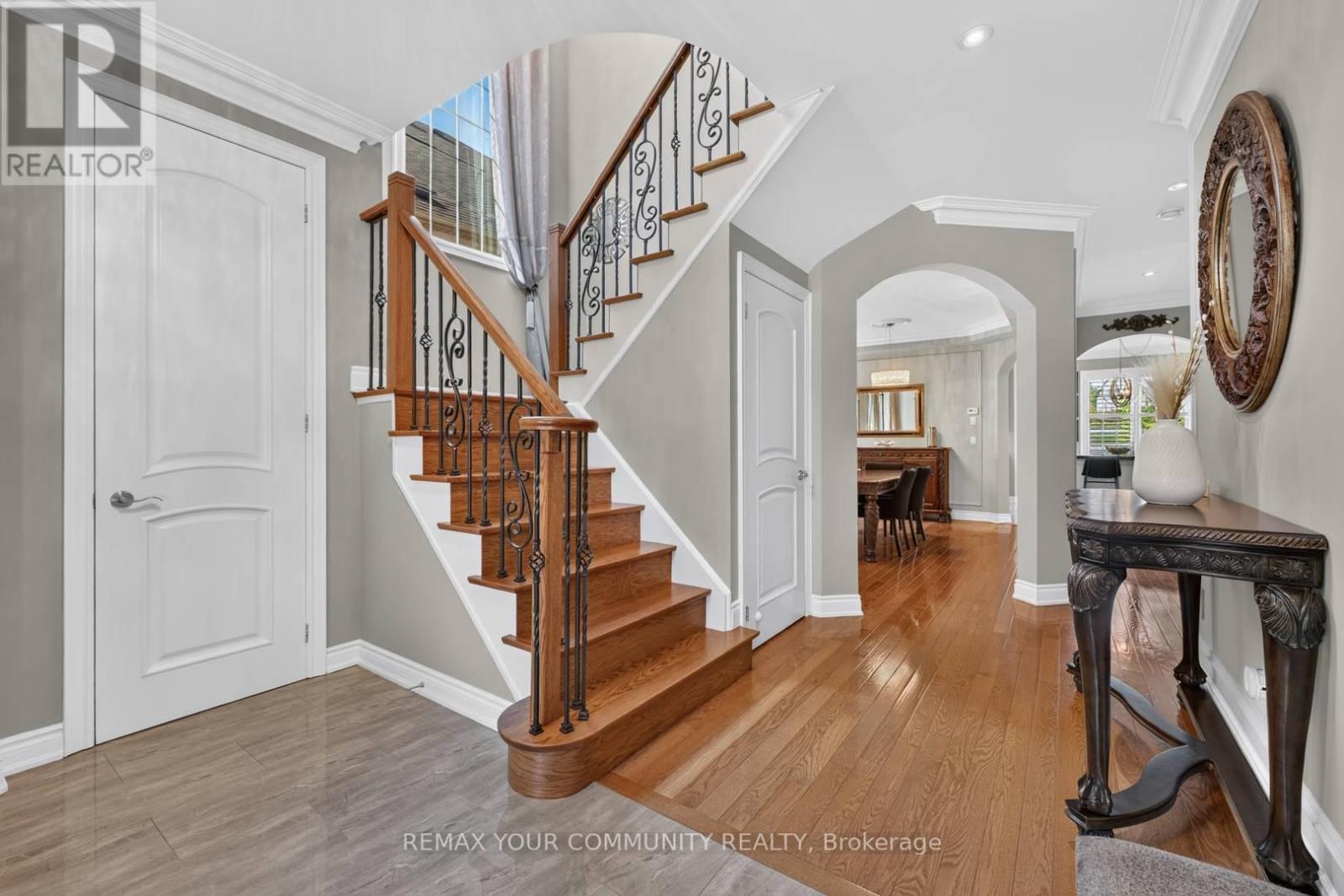 38 Dimarino Drive, Vaughan, Ontario  L6A 0E8 - Photo 5 - N13876744