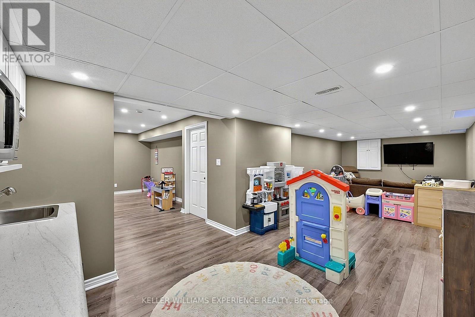 73 Latimer Avenue, Essa, Ontario  L0M 1B5 - Photo 37 - N13876800