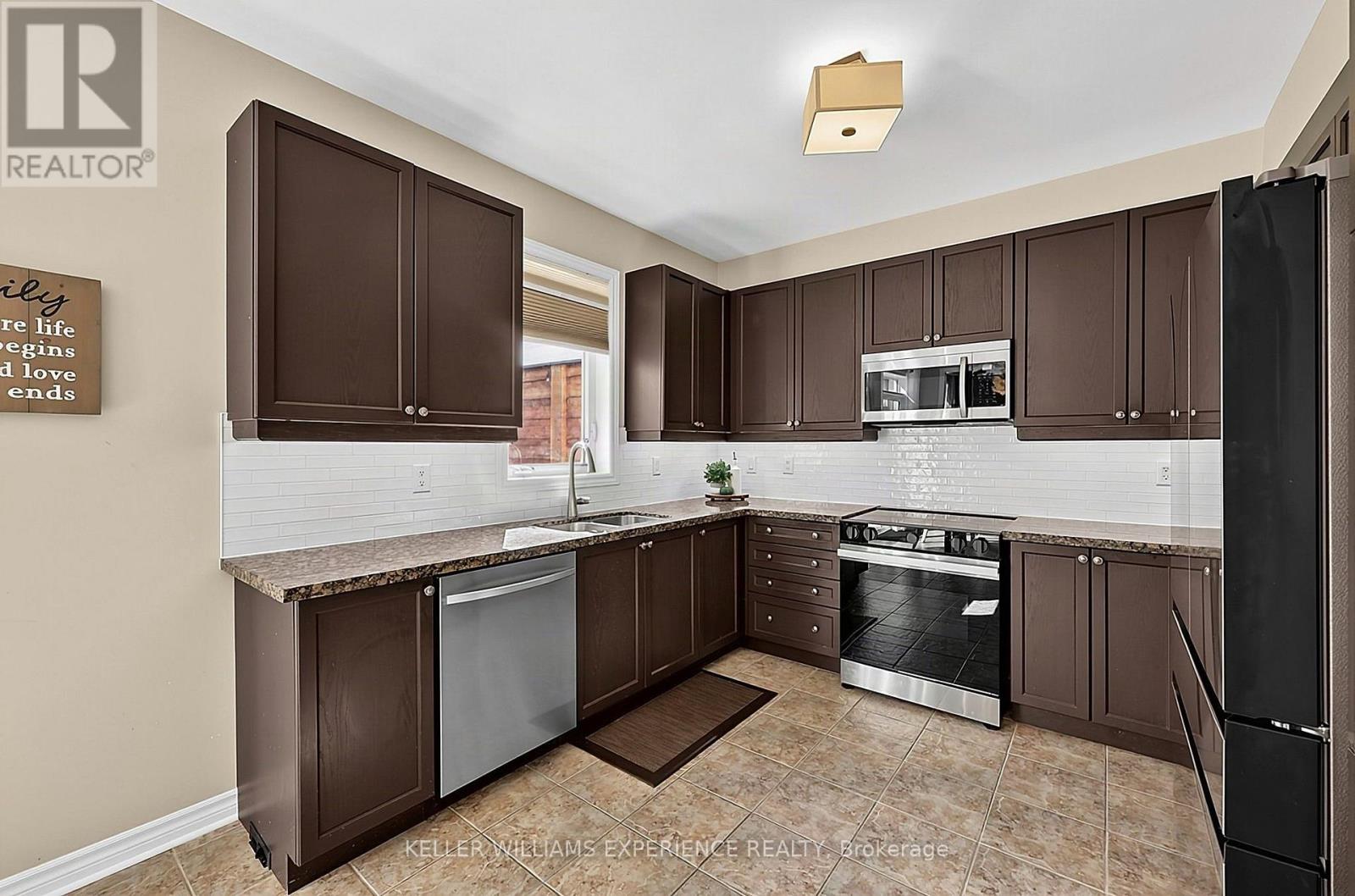 73 Latimer Avenue, Essa, Ontario  L0M 1B5 - Photo 8 - N13876800