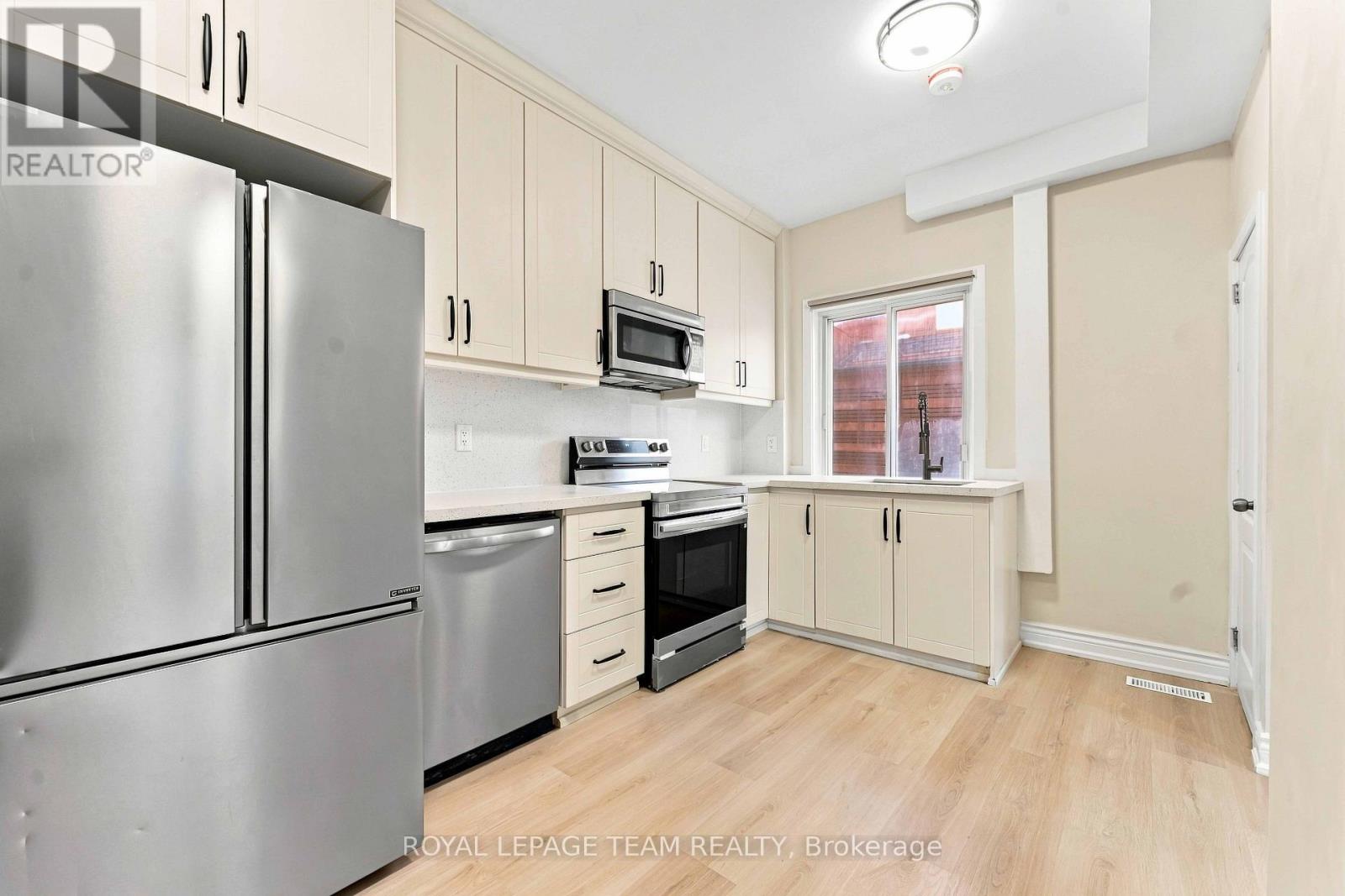 C - 13 Balsam Street, Ottawa, Ontario K1R 6W6 - Photo 4 - X13876518