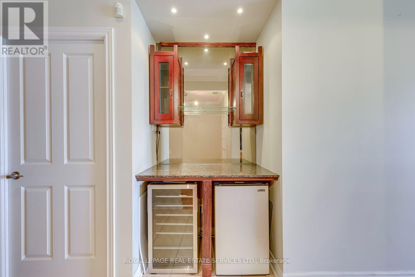 Uph5 - 60 Old Mill Road, Oakville, Ontario  L6J 7V9 - Photo 11 - W13876468