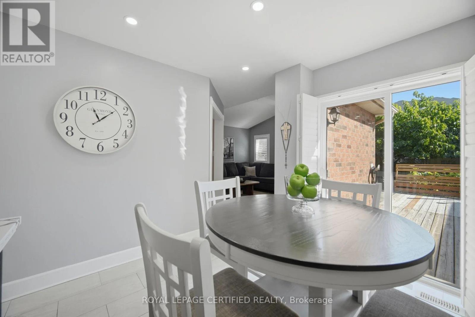 106 Ballantine Drive, Halton Hills, Ontario  L7G 6M7 - Photo 14 - W13876508