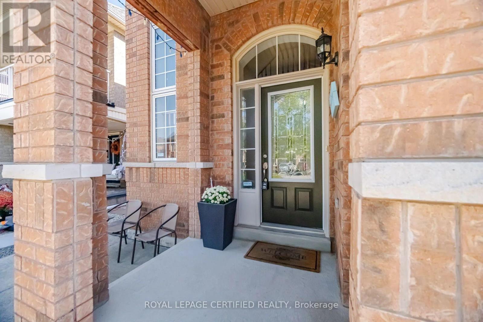 106 Ballantine Drive, Halton Hills, Ontario  L7G 6M7 - Photo 4 - W13876508